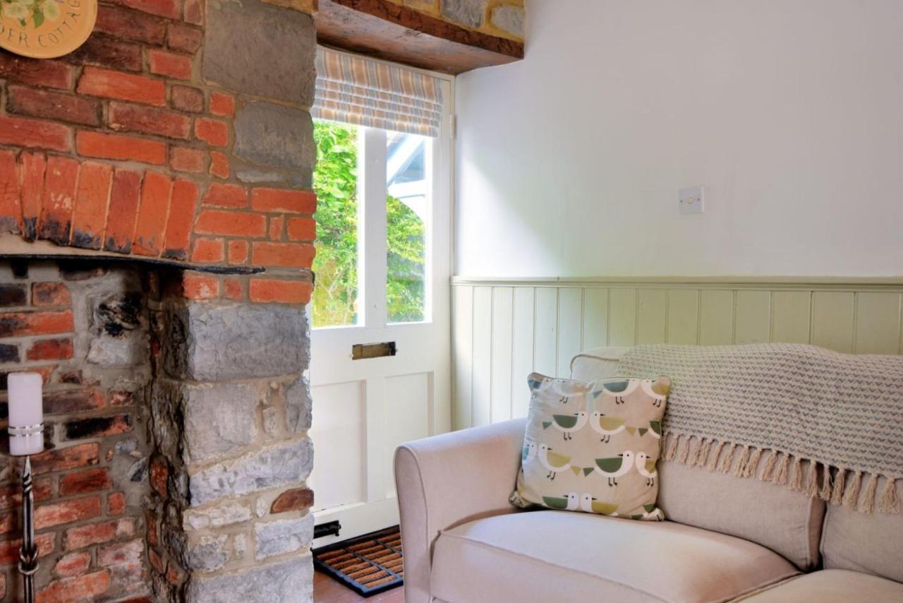 Lavender Cottage Лайм Риджис Екстериор снимка