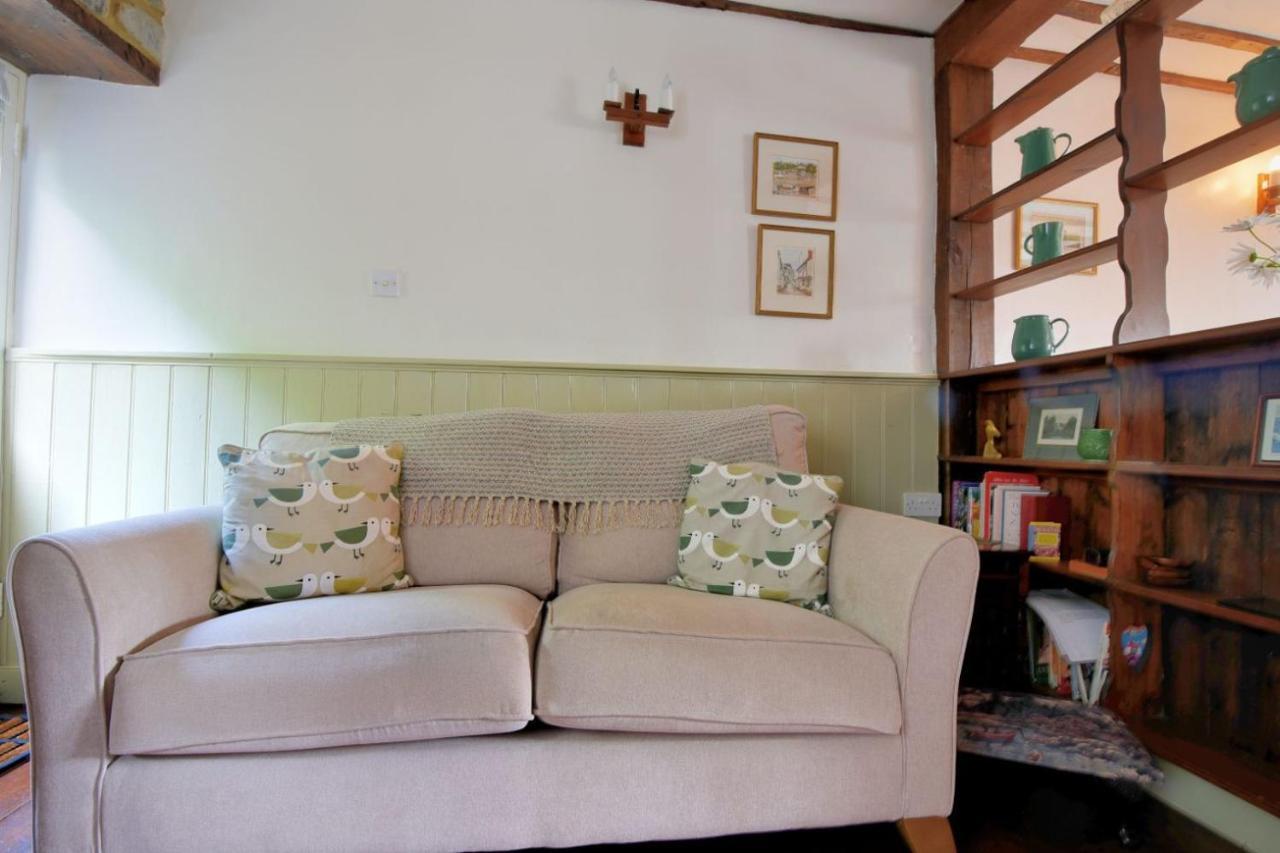 Lavender Cottage Лайм Риджис Екстериор снимка