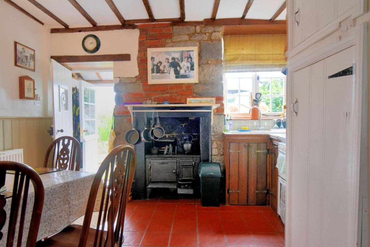 Lavender Cottage Лайм Риджис Екстериор снимка