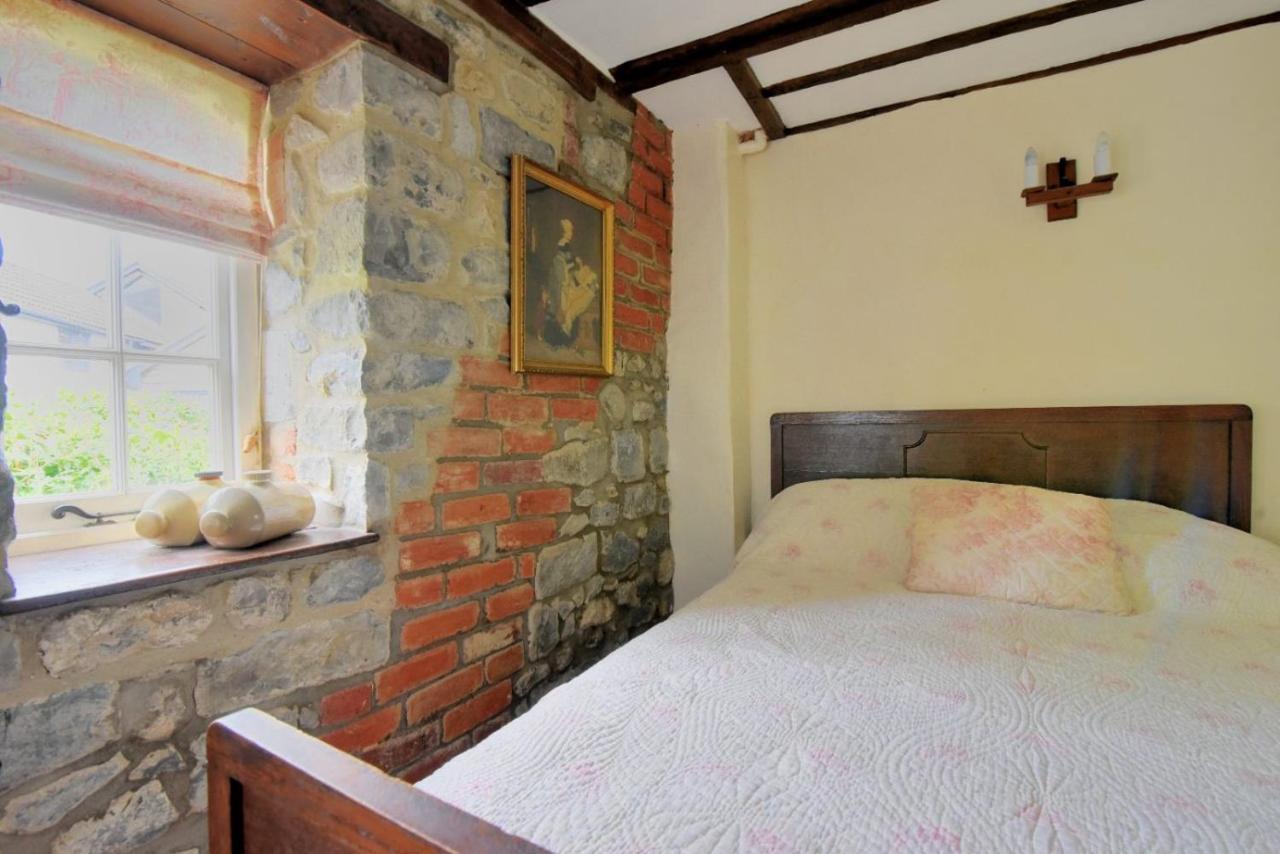 Lavender Cottage Лайм Риджис Екстериор снимка