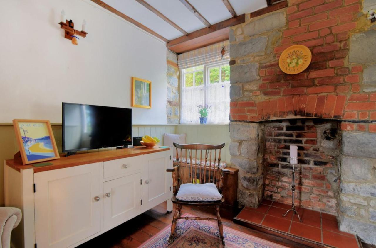 Lavender Cottage Лайм Риджис Екстериор снимка